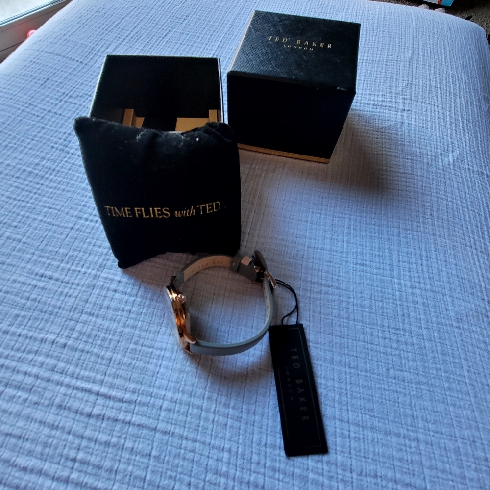 🌿Ted Baker London "Not Just a Pretty Face" Floral Watch [37mm]🌿 - Picture 5 of 9
